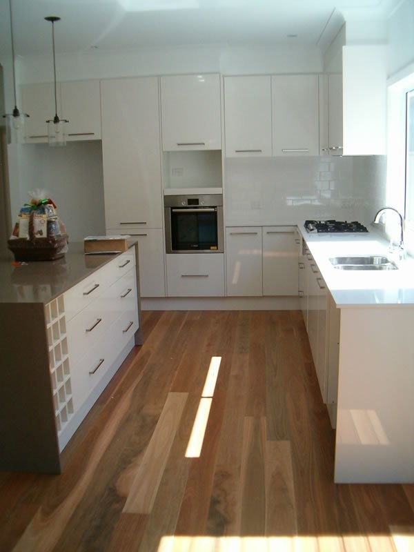 Inspiration for a contemporary kitchen remodel in Sydney