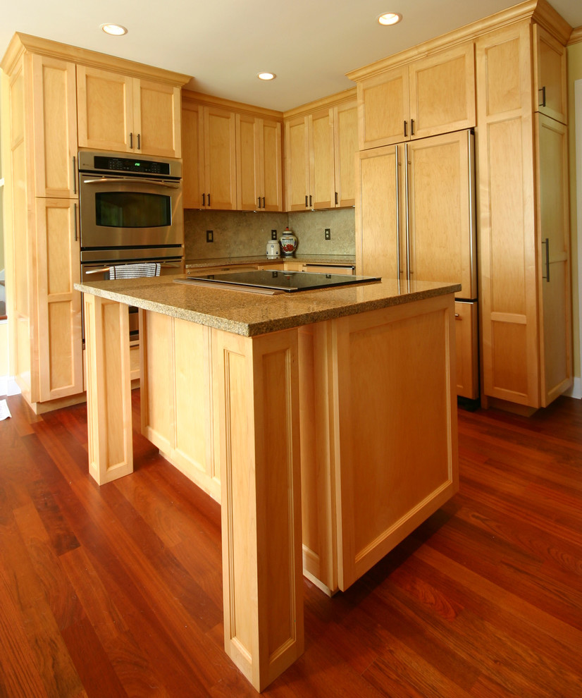 Inspiration for a kitchen remodel in Charleston with shaker cabinets