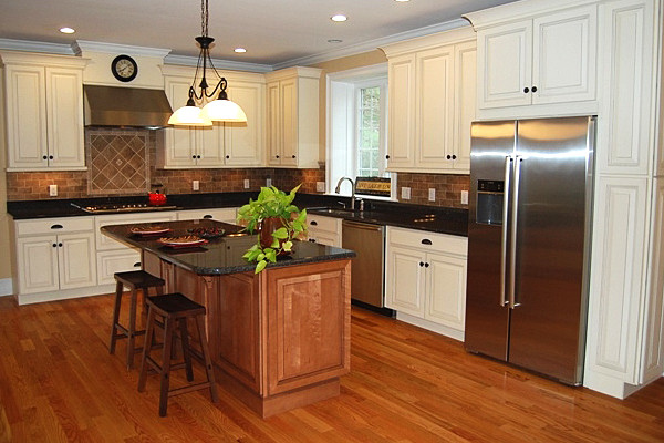 Maple Kitchen Cabinets White Kitchen Cabinets Carlton Door Style Cliqstudi Traditional Kitchen Minneapolis By Cliqstudios Houzz