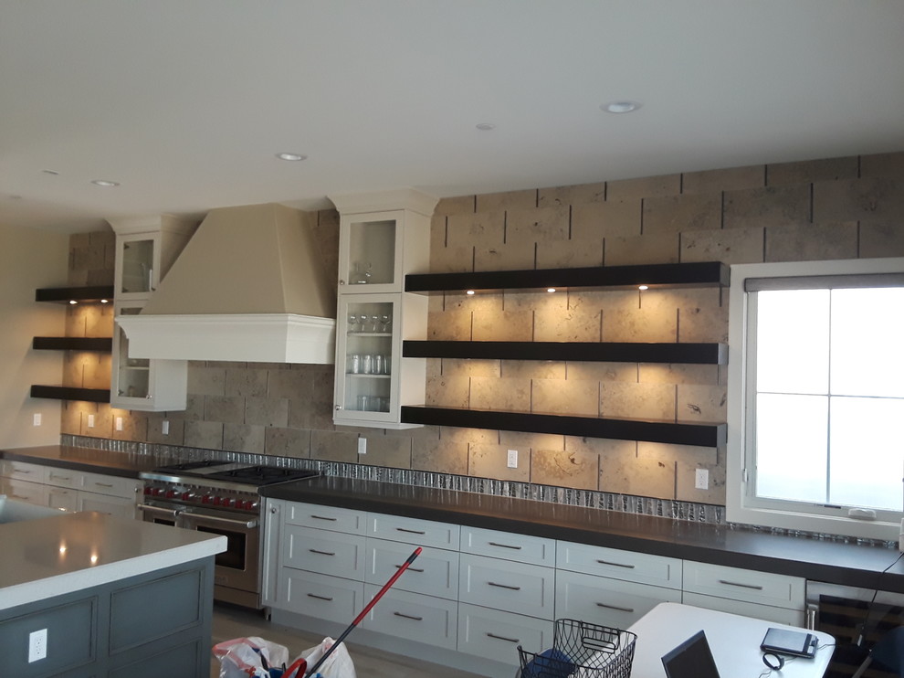 Marbella Hidden Canyon Scenic Crest Floating Shelves Classique Chic