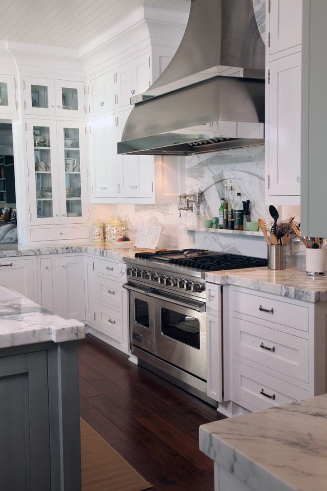 Inspiration for a contemporary kitchen remodel in Seattle
