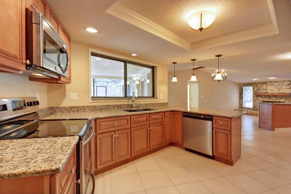 Marquis Cinnamon Kitchen Traditional Kitchen