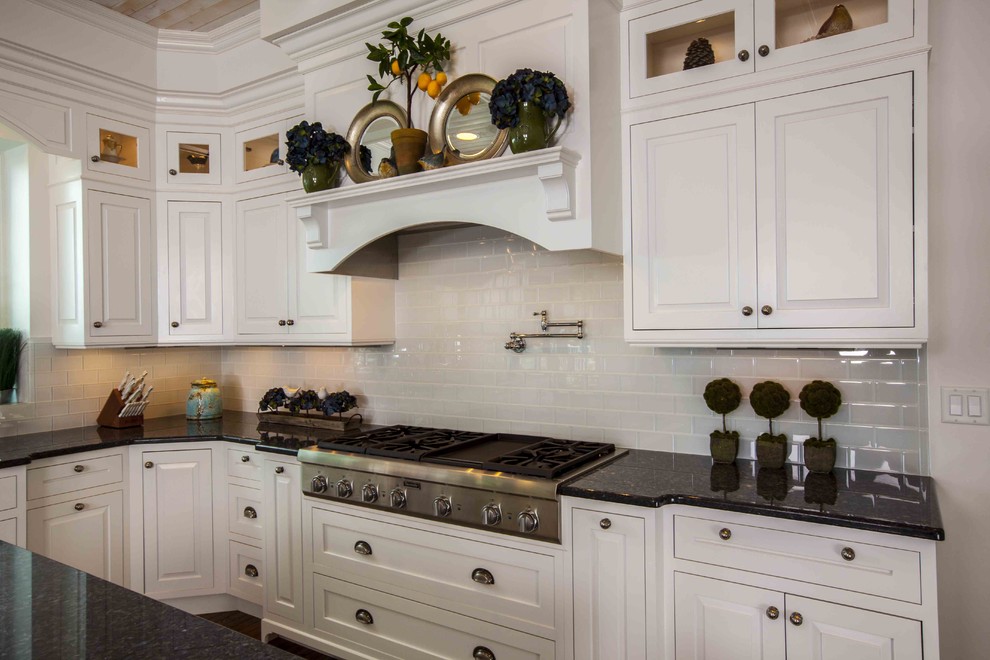 Inspiration for a timeless kitchen remodel in Seattle