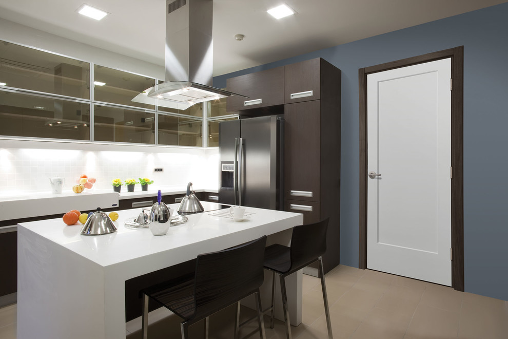 Masonite Molded Heritage Lincoln Park 1P Shaker Style Modern Kitchen Tampa by Masonite