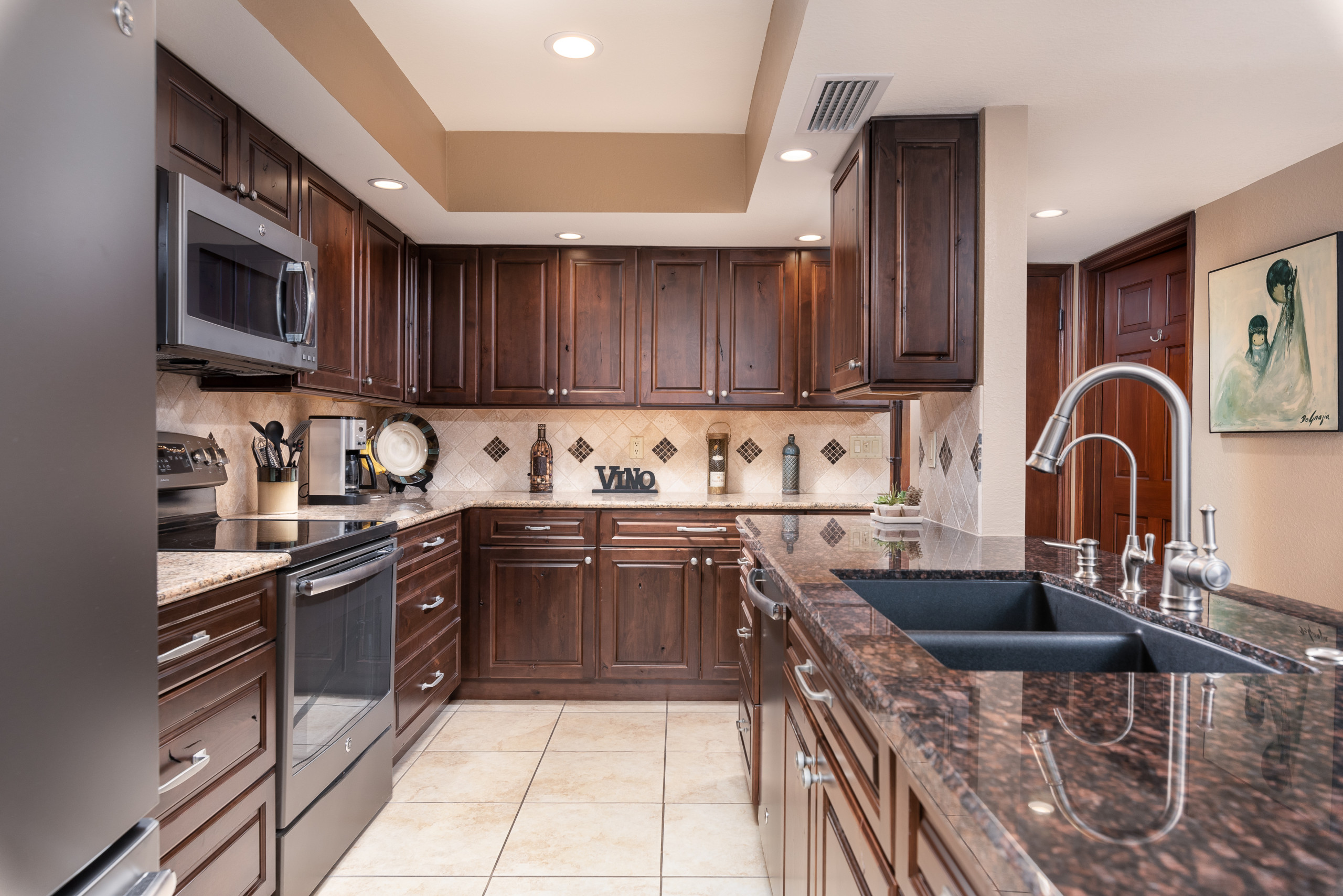 75 Beautiful Southwestern Kitchen With Open Cabinets Pictures Ideas June 2021 Houzz