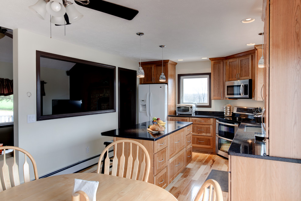 Medallion Shaker Style Door, Cherry Wood Traditional