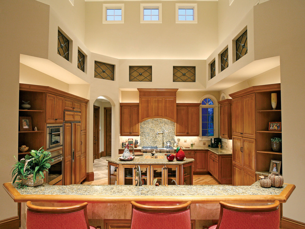 Example of a tuscan kitchen design in Chicago