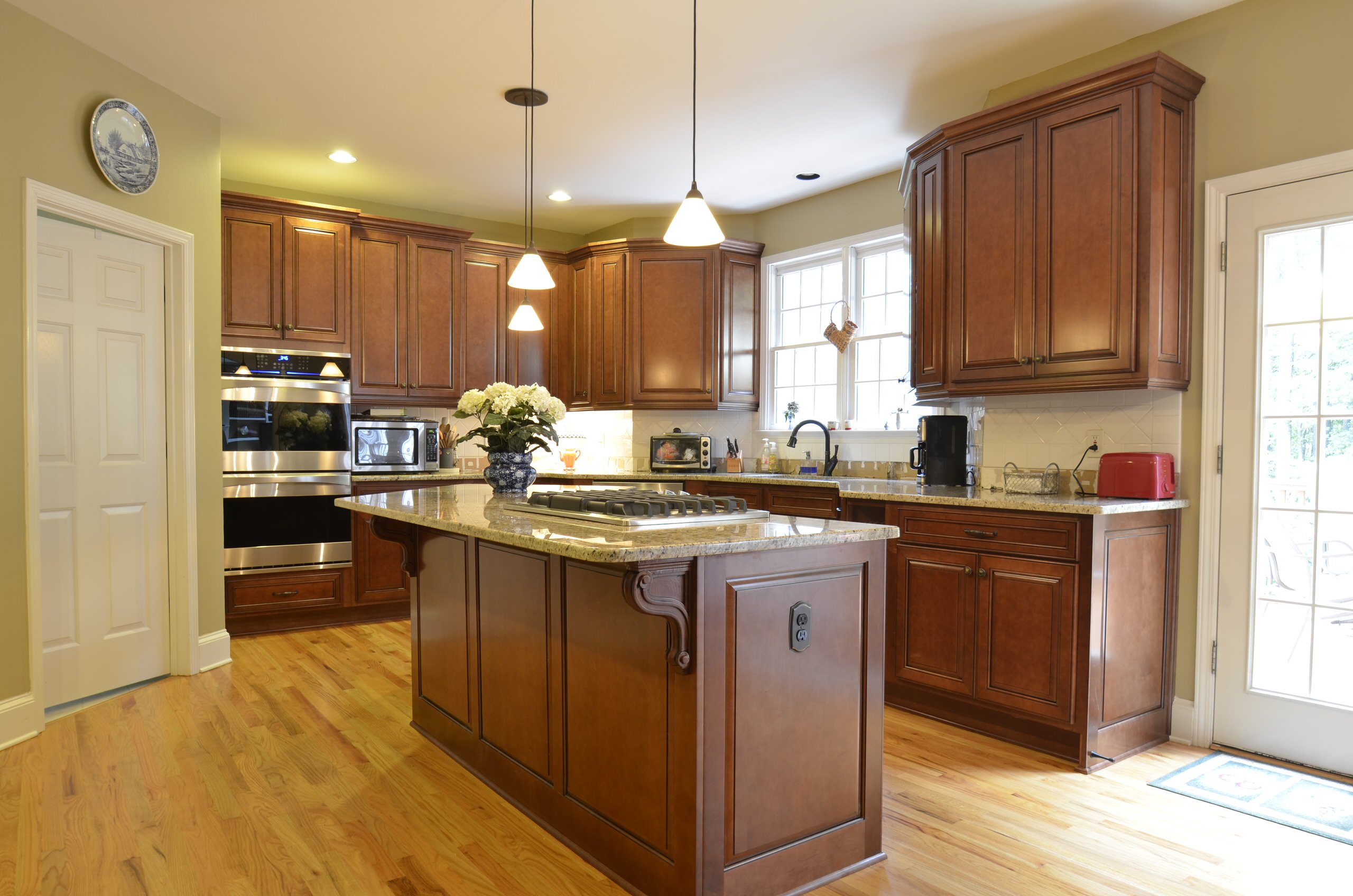 Kitchen Refinishing Maple Ridge Matttroy