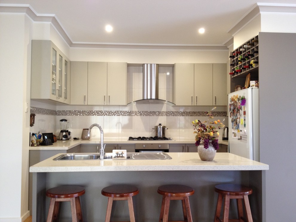 Melton Modern Kitchen Melbourne by Kitchens 4 Less Houzz