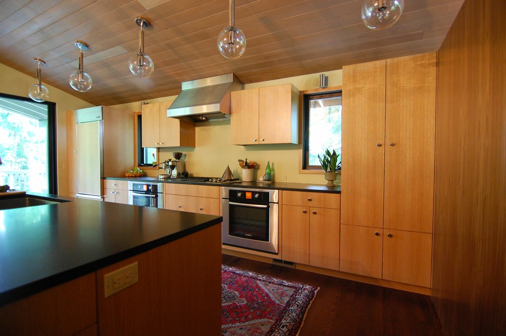 シアトルにあるミッドセンチュリースタイルのおしゃれなキッチンの写真