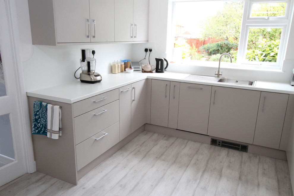 Metro Cashmere Kitchen With Modern Bar Handles Wiltshire By Barbury Kitchens Ltd Houzz Metro Cashmere Kitchen With Modern Bar, Cashmere Grey Kitchen Ideas