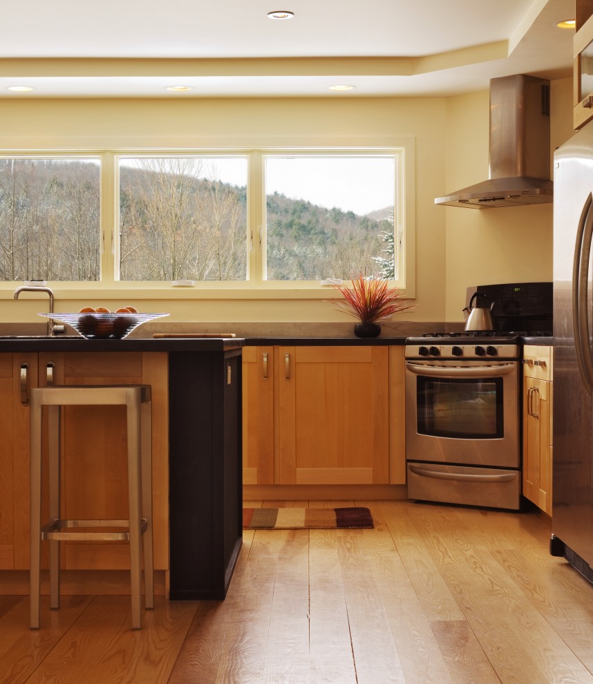 Inspiration for a contemporary kitchen remodel in Burlington with stainless steel appliances