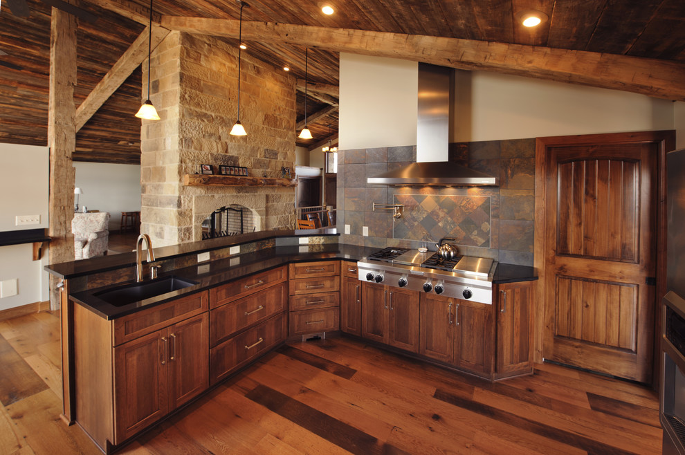 Inspiration for a rustic kitchen remodel in Cleveland