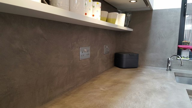 Microcement/Beton Cire Kitchen Work-surfaces and splashback - Contemporaneo  - Cucina - Londra - di Modern Home Solutions | Houzz