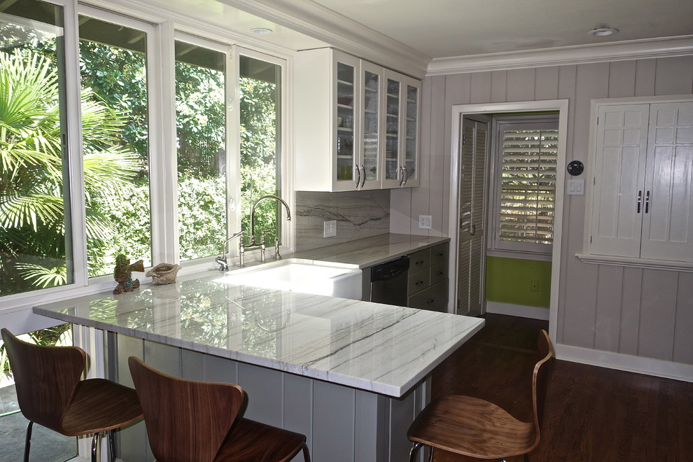 Example of a mid-sized 1960s kitchen design in Austin