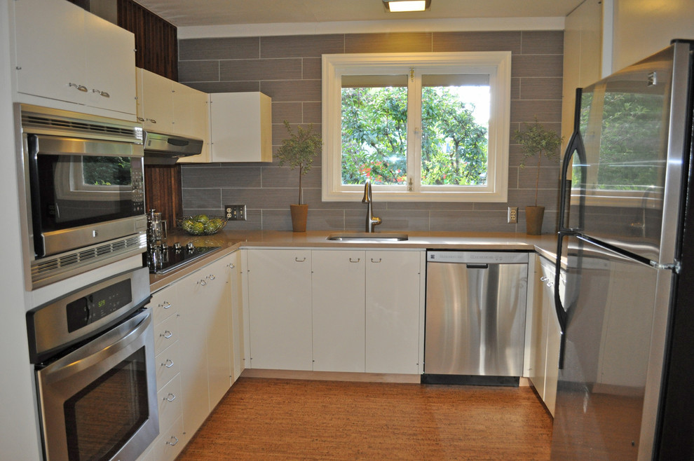 Minimalist kitchen photo in Portland