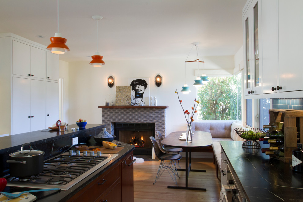 Kitchen - mid-century modern kitchen idea in Los Angeles