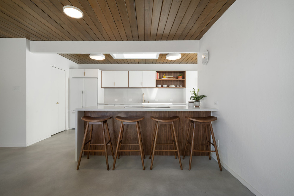 Inspiration for a mid-century modern kitchen remodel in San Francisco