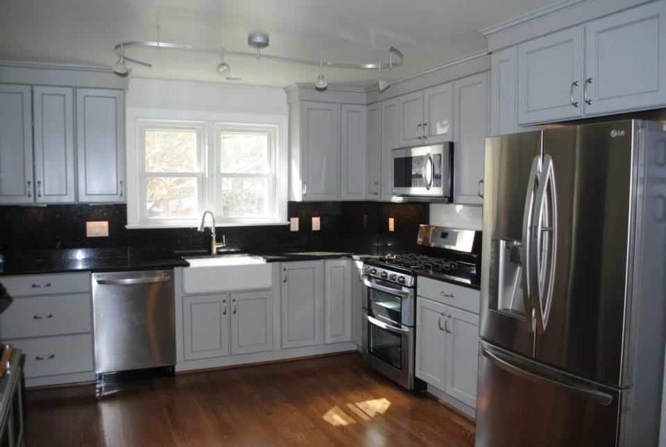 Example Uba Tuba Granite Countertop With Black Appliances Med Cabinets And Med Wood Floors Kitchen Colors Kitchen Renovation Kitchen Projects