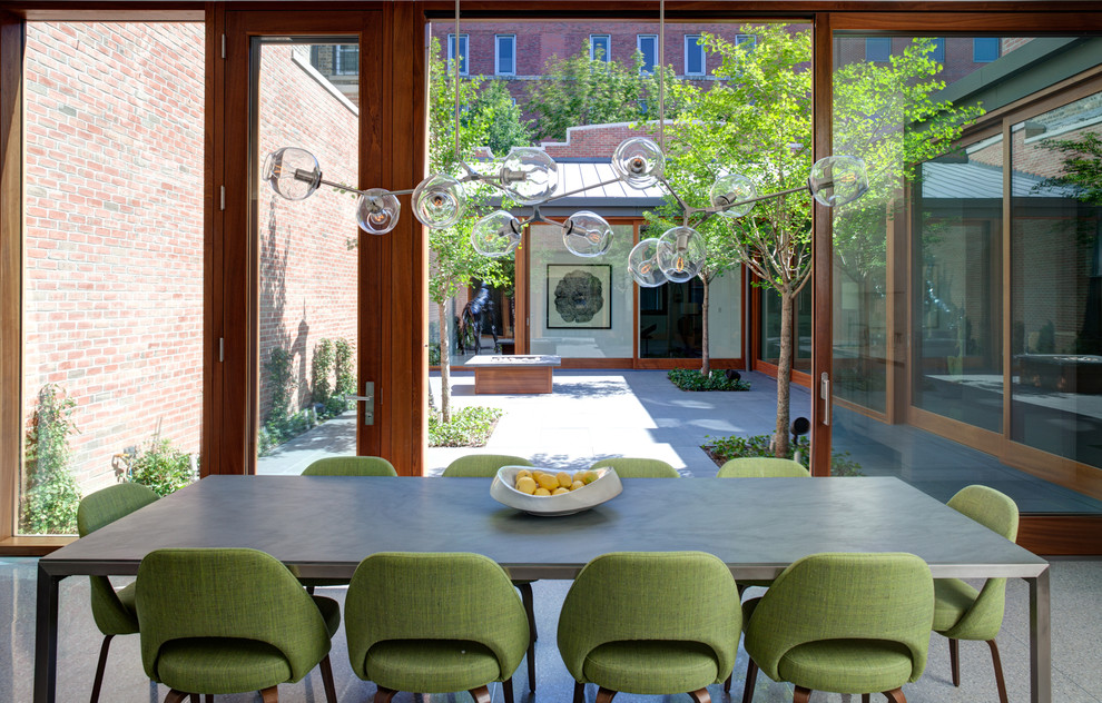 Eat-in kitchen - industrial eat-in kitchen idea in Chicago