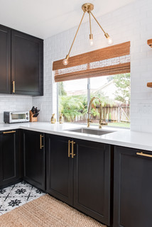 Kitchens With Black Cabinets