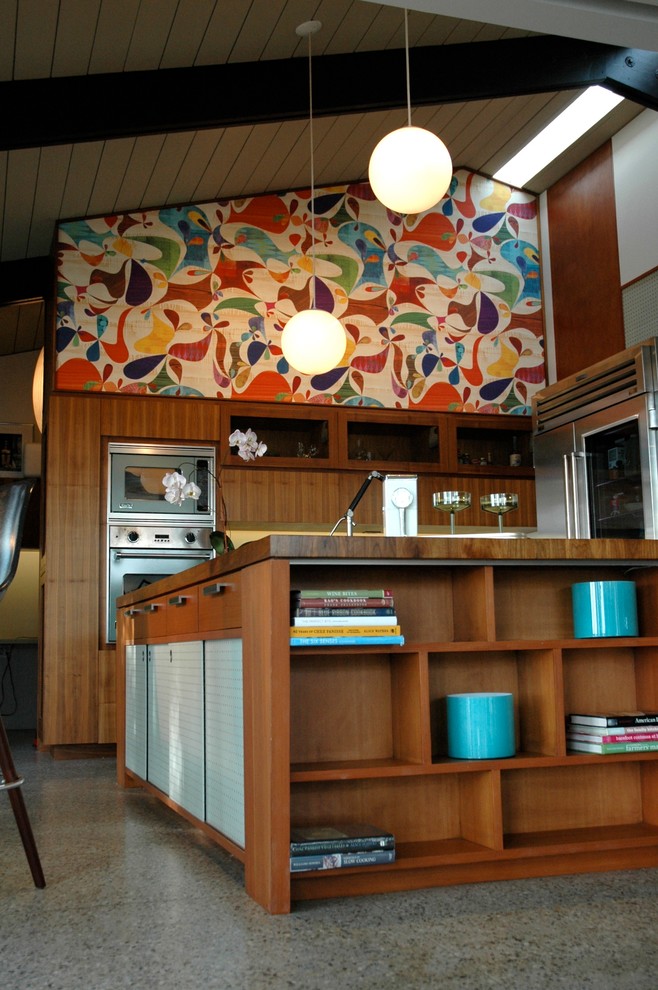 Kitchen - 1950s kitchen idea in Santa Barbara