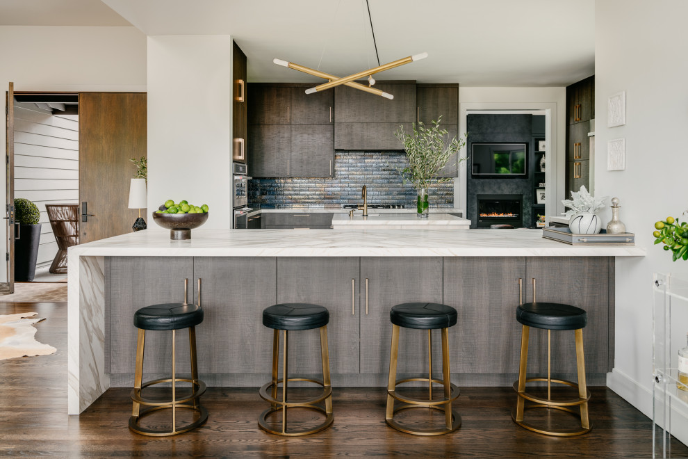 This is an example of a large contemporary kitchen in San Francisco.