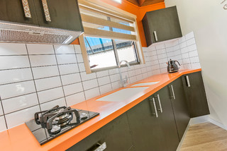 おしゃれなキッチン 黄色いキッチンパネル オレンジのキッチンカウンター の画像 21年4月 Houzz ハウズ おしゃれなキッチン 黄色いキッチンパネル オレンジのキッチンカウンター の画像 21年4月 Houzz ハウズ