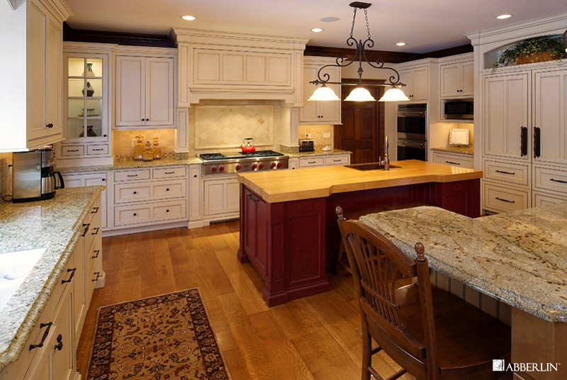 Milwaukee Gourmet Kitchen Design 1 - Traditional - Kitchen - Milwaukee