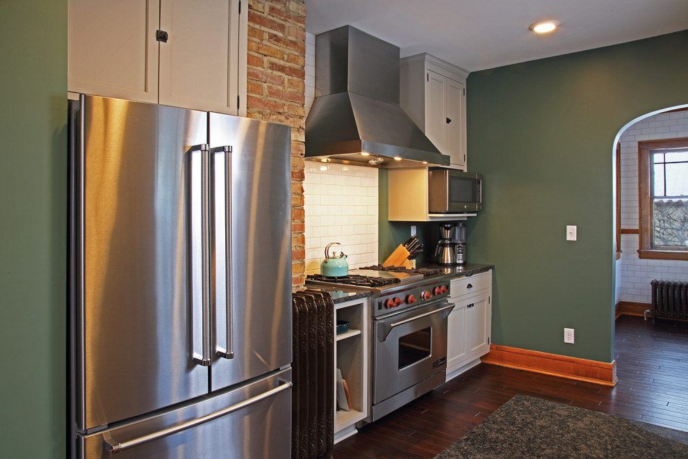 Design ideas for a medium sized classic kitchen in Minneapolis.