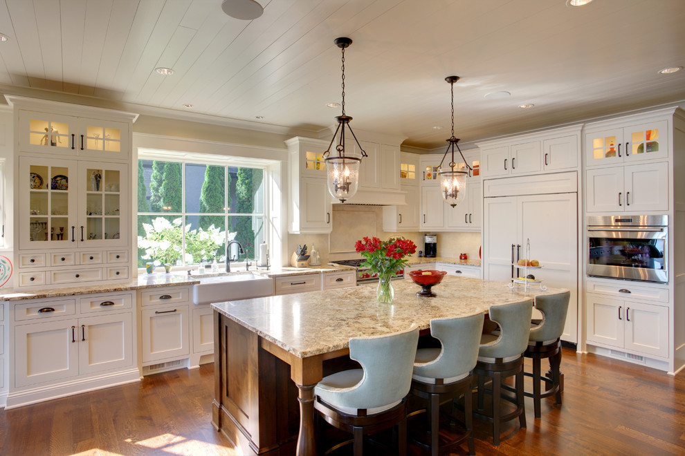 Photo of a coastal kitchen in Los Angeles.