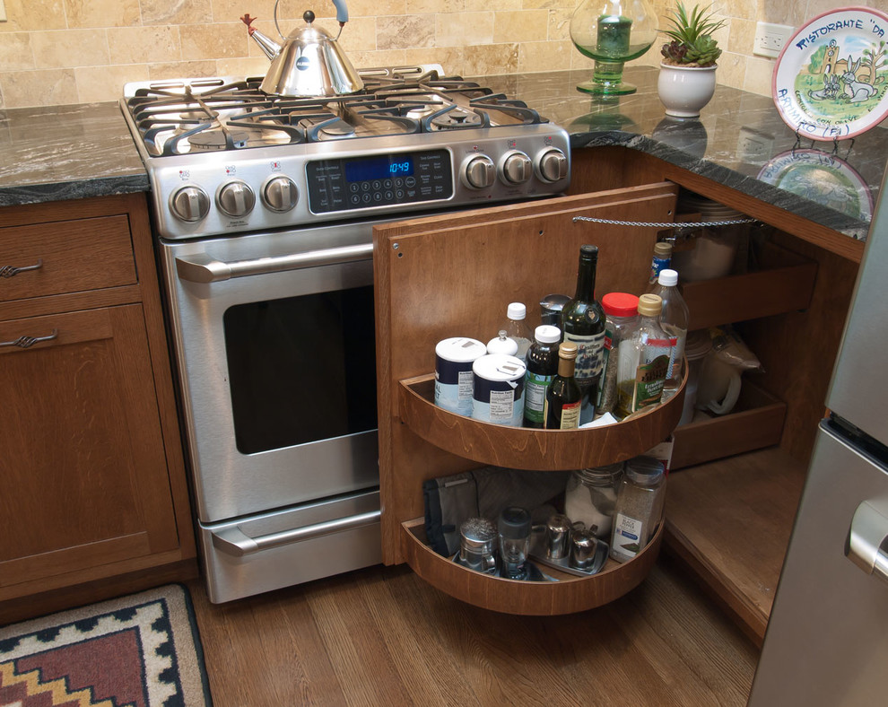 Mission Style Kitchen Gets Streamlined And Organized Beco Kitchens And Baths Img~9951f60e063bbf3a 9 3485 1 067a1af 