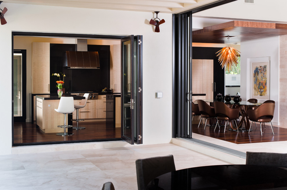 Design ideas for a modern kitchen in Orlando.