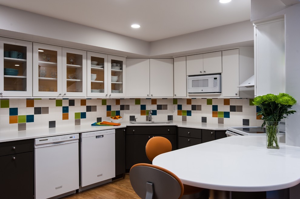 Photo of a modern kitchen in Baltimore.