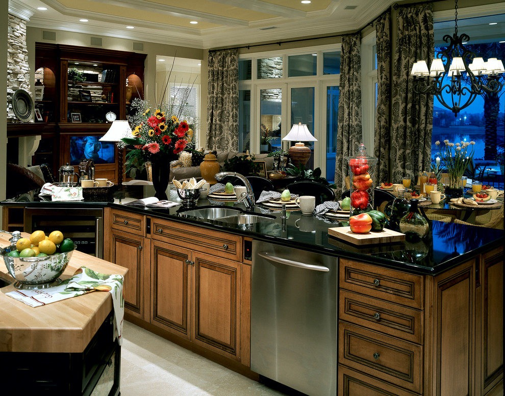 Model Merchandising - Marc Rutenberg Homes - Traditional - Kitchen ...