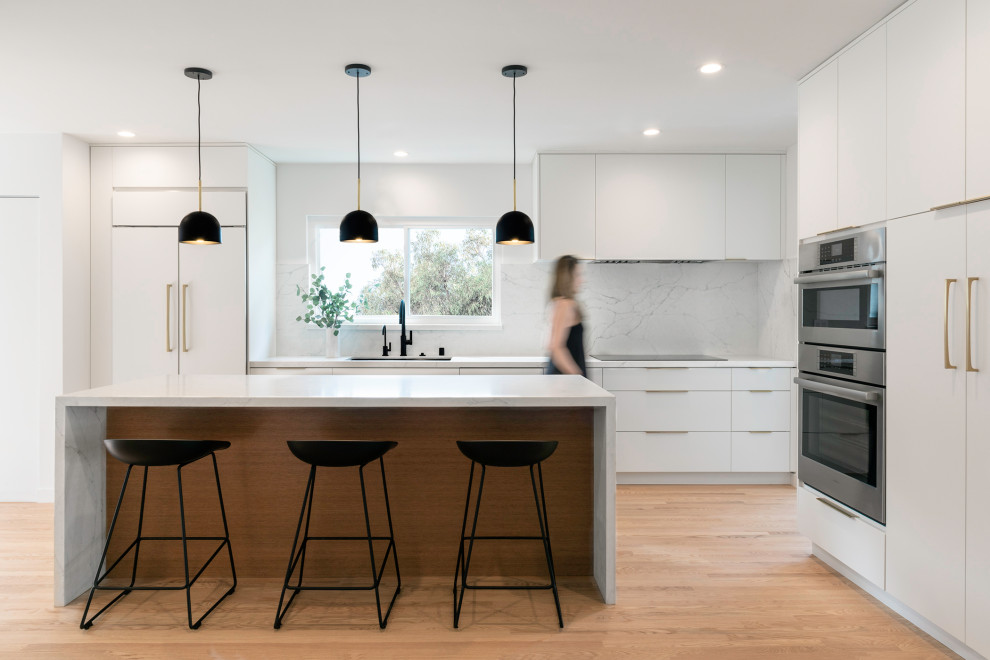 Свежая идея для дизайна: кухня в стиле ретро - отличное фото интерьера