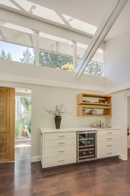 A Midcentury Kitchen With A Dior Inspired Touch