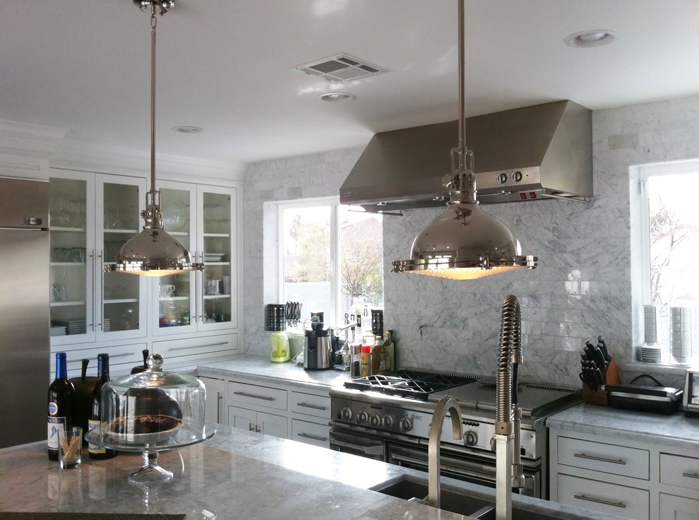 Inspiration for a contemporary kitchen in Las Vegas.