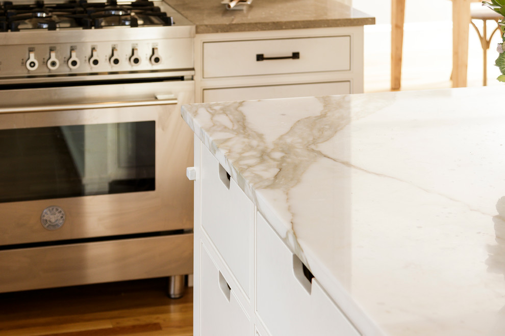 Example of a minimalist kitchen design in Providence