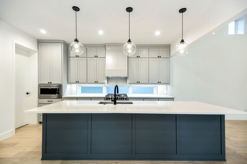 Modern Farmhouse Farmhouse Kitchen Dallas by Hoffmann Homes Houzz