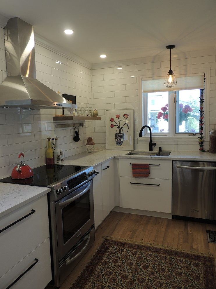 modern farmhouse kitchen Transitional Kitchen Ottawa by Les