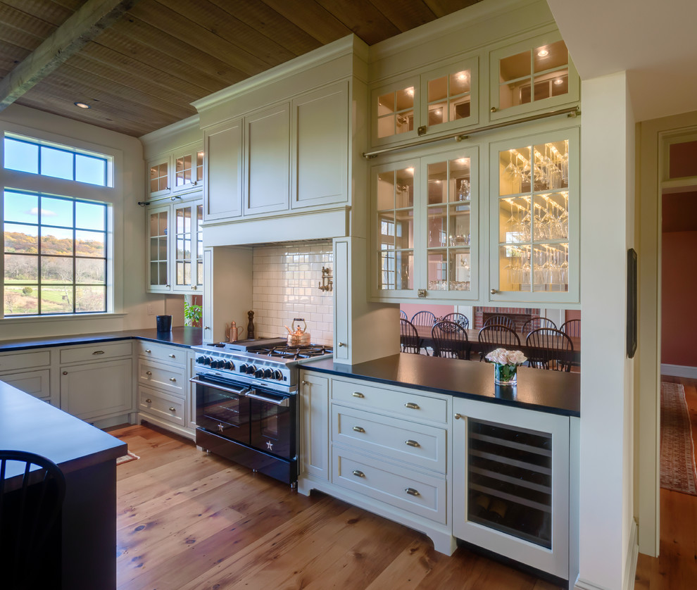 Modern Farmhouse Kitchen - Farmhouse - Kitchen - New York - by Linda ...