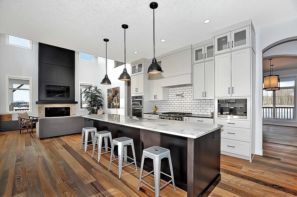Modern Farmhouse Farmhouse Kitchen Calgary by Madison Builders Inc.