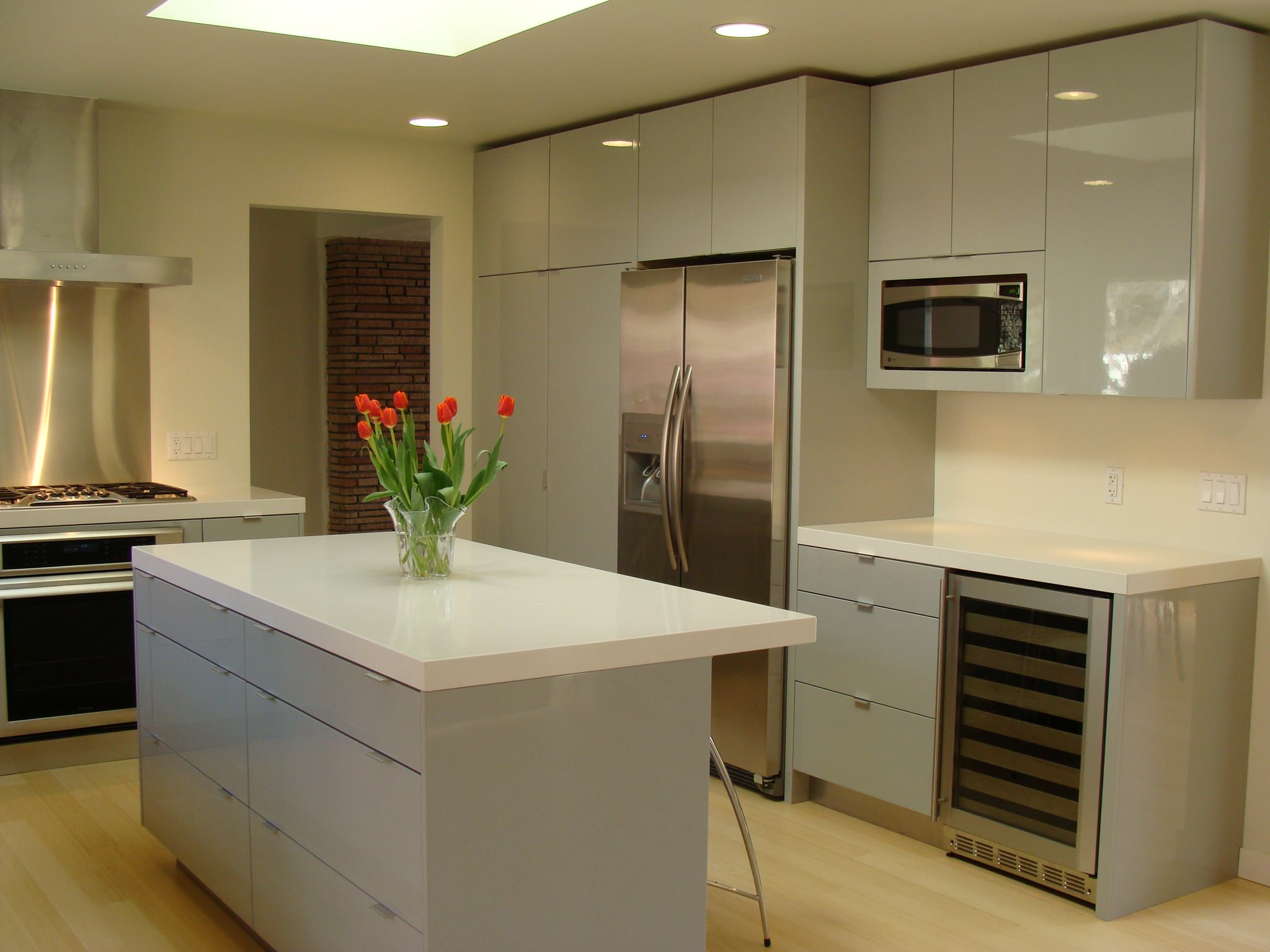 U Shaped UV Lacquer Gray Kitchen Cabinets Set  Kitchen set cabinet, Modern kitchen  cabinet design, Grey kitchen cabinets