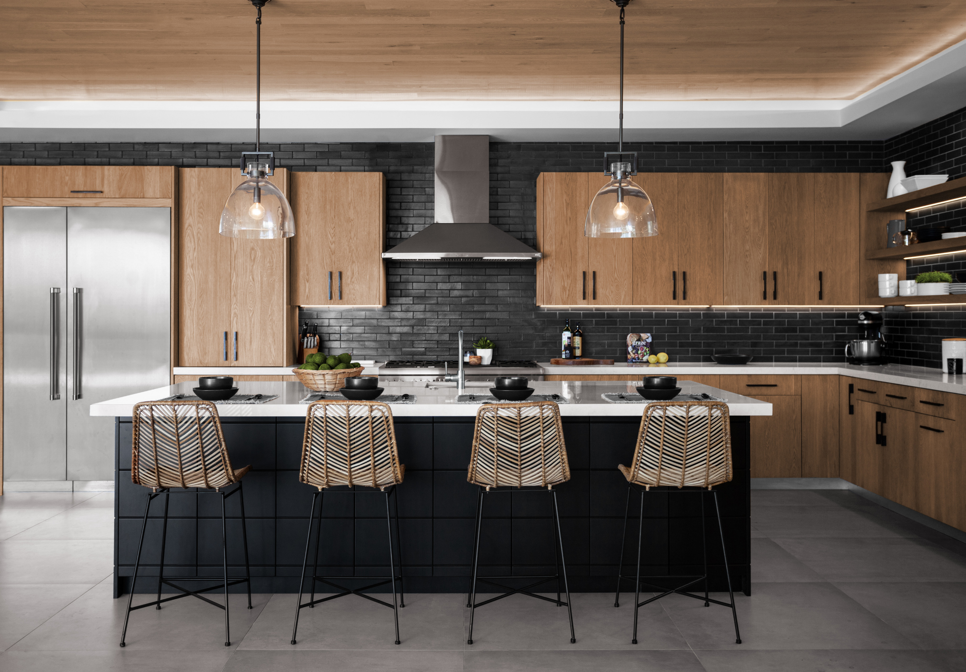 75 Beautiful Kitchen With Black Backsplash Pictures Ideas May 2021 Houzz