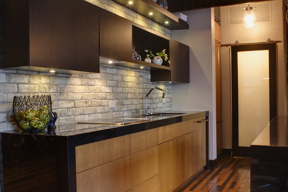 Inspiration for a modern kitchen in Toronto.