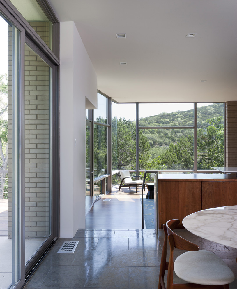 Minimalist open concept kitchen photo in Austin