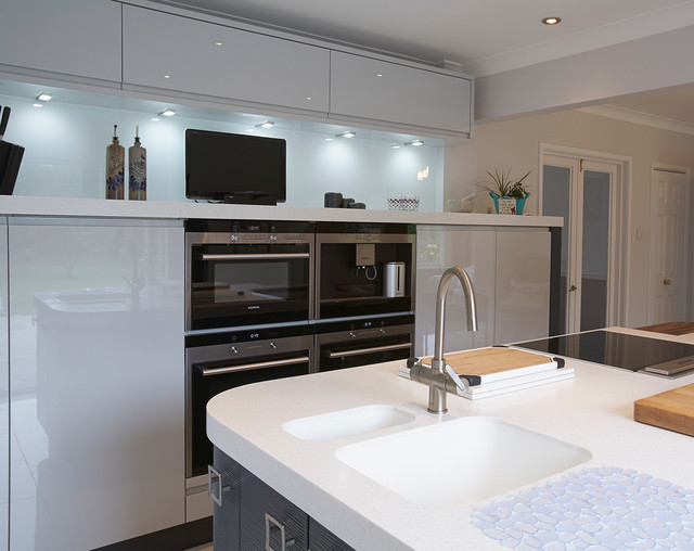 Modern Kitchen in Doncaster Moderne Cuisine Autres périmètres