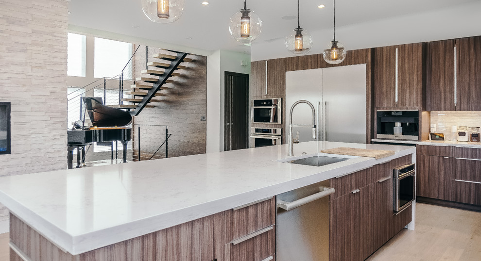 Modern Kitchen in Piper door style with Kona finish Contemporary