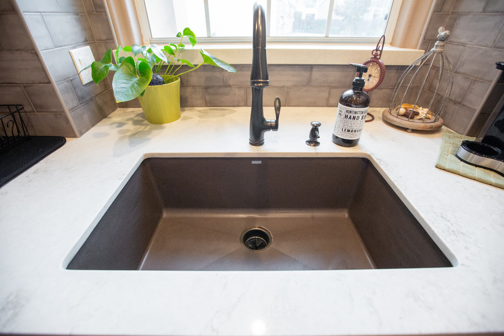 Modern Kitchen Model In Turlock Kc Wedgewood Court Kitchen Sacramento By Kitchen Bath Crate Houzz